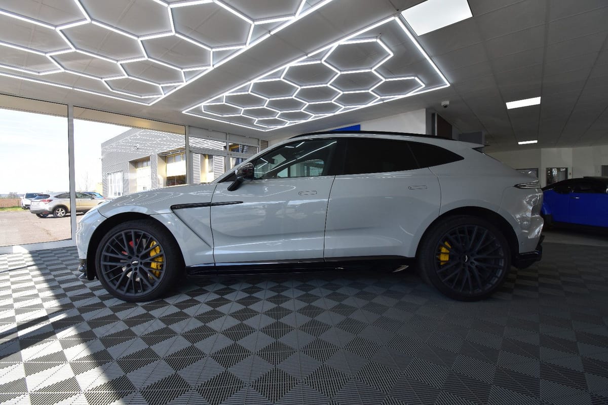 Aston Martin DBX 4.0 V8 707 Carbon Paket 23 Zoll foto 5