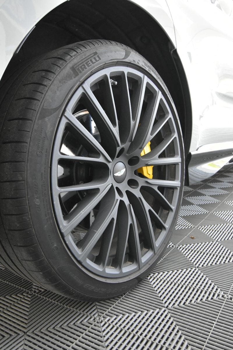 Aston Martin DBX 4.0 V8 707 Carbon Paket 23 Zoll foto 9
