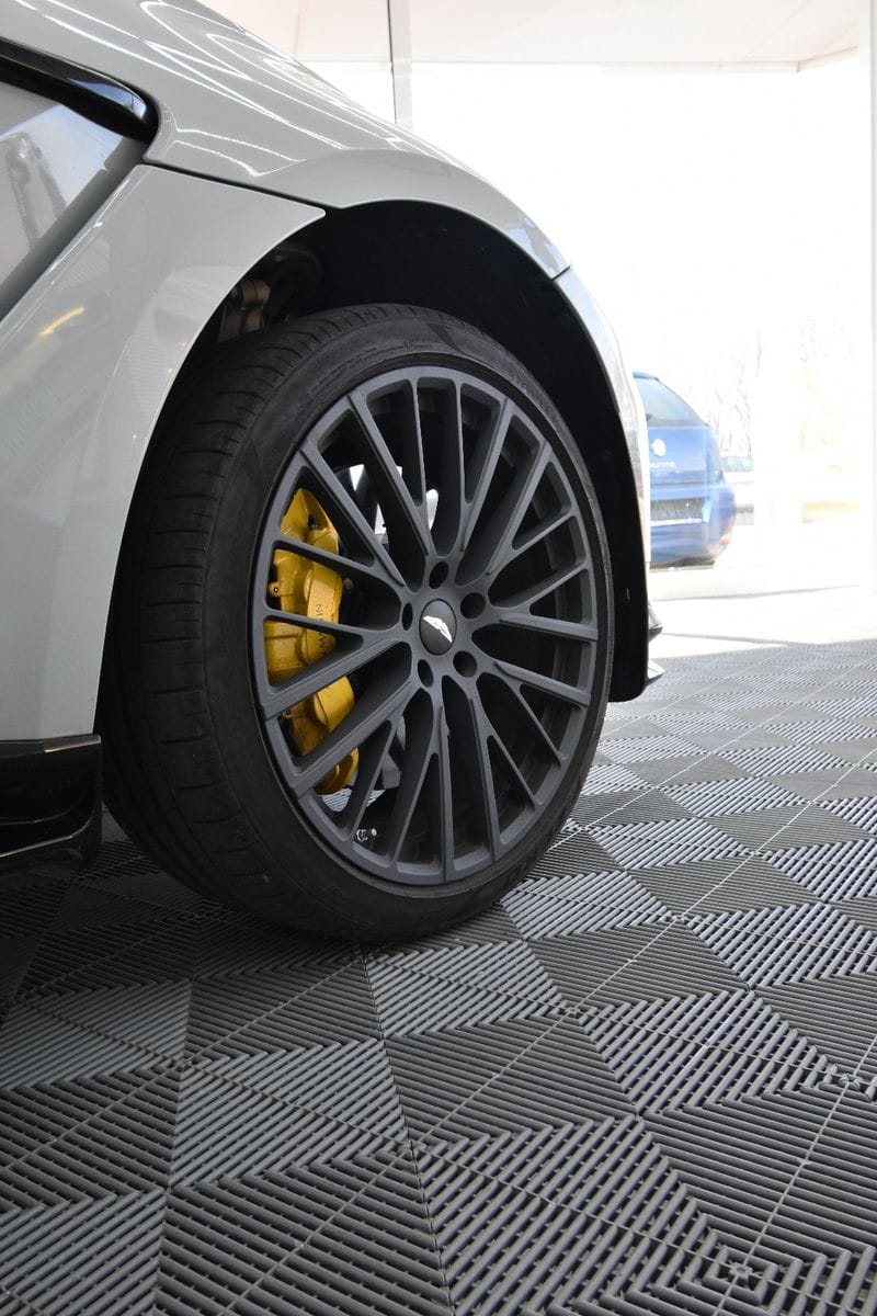 Aston Martin DBX 4.0 V8 707 Carbon Paket 23 Zoll foto 10