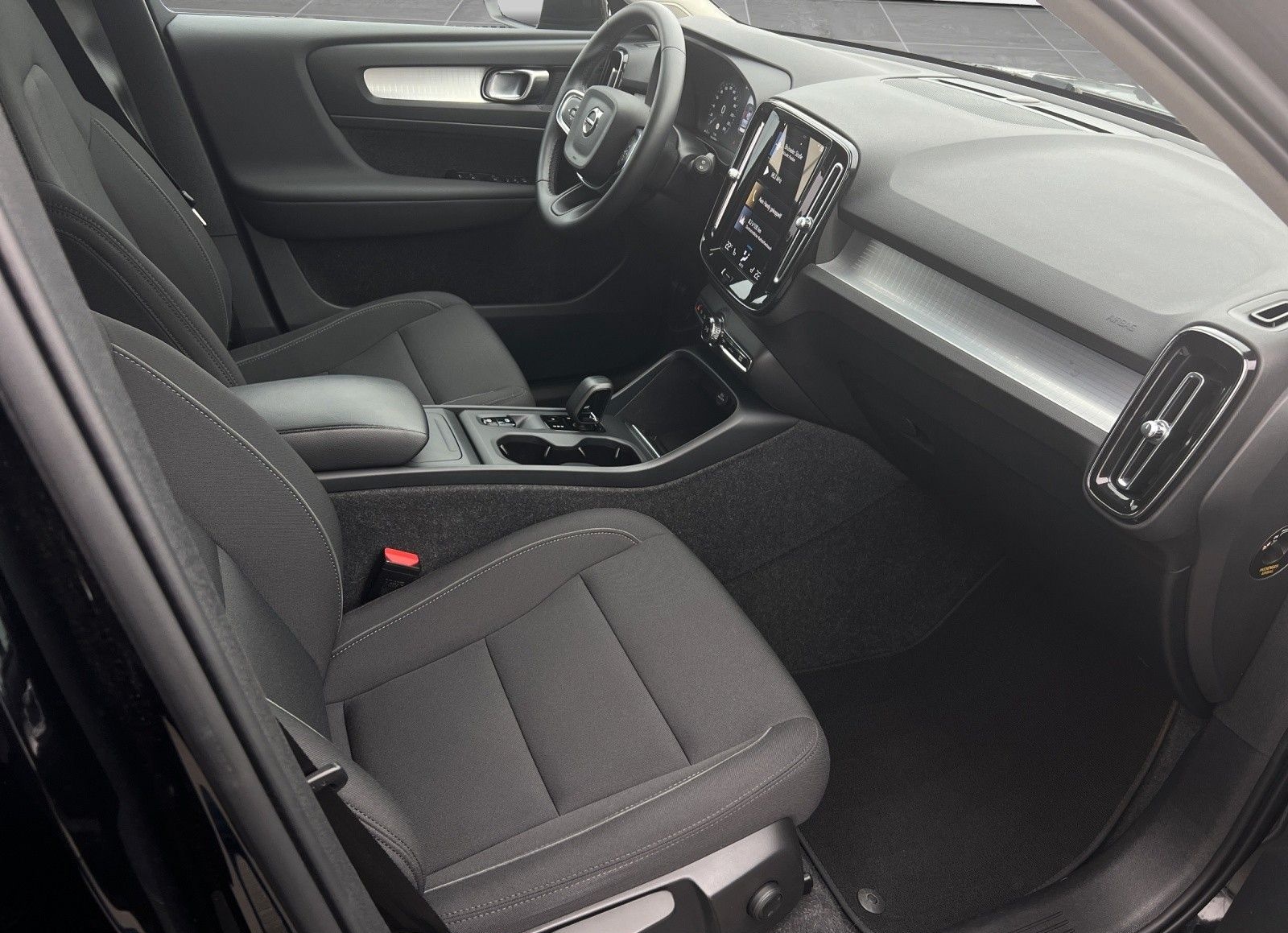 Volvo XC40 T3 Momentum Pro Geartronic/SitzHZ/Keyless foto 11