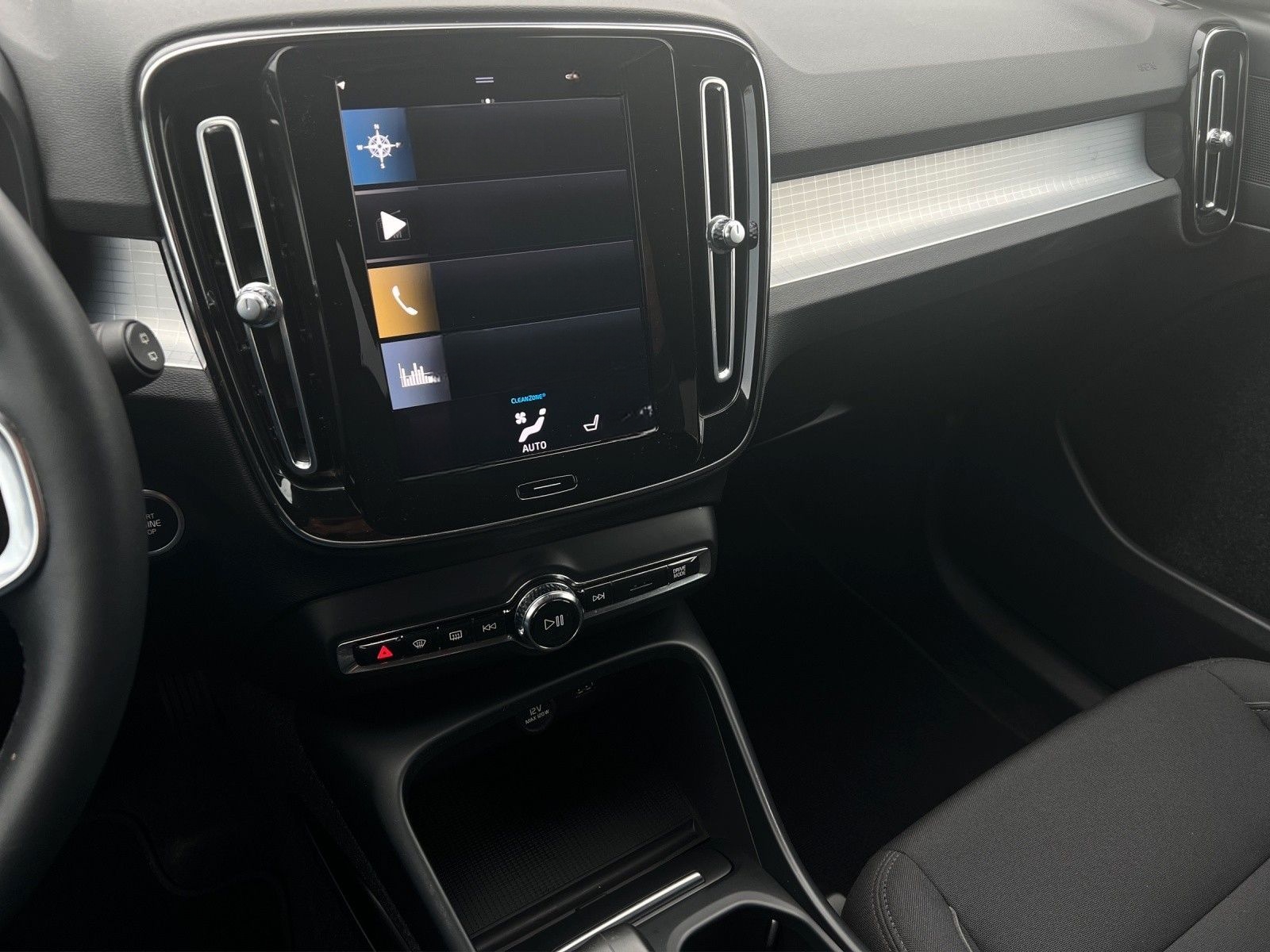 Volvo XC40 T3 Momentum Pro Geartronic/SitzHZ/Keyless foto 19