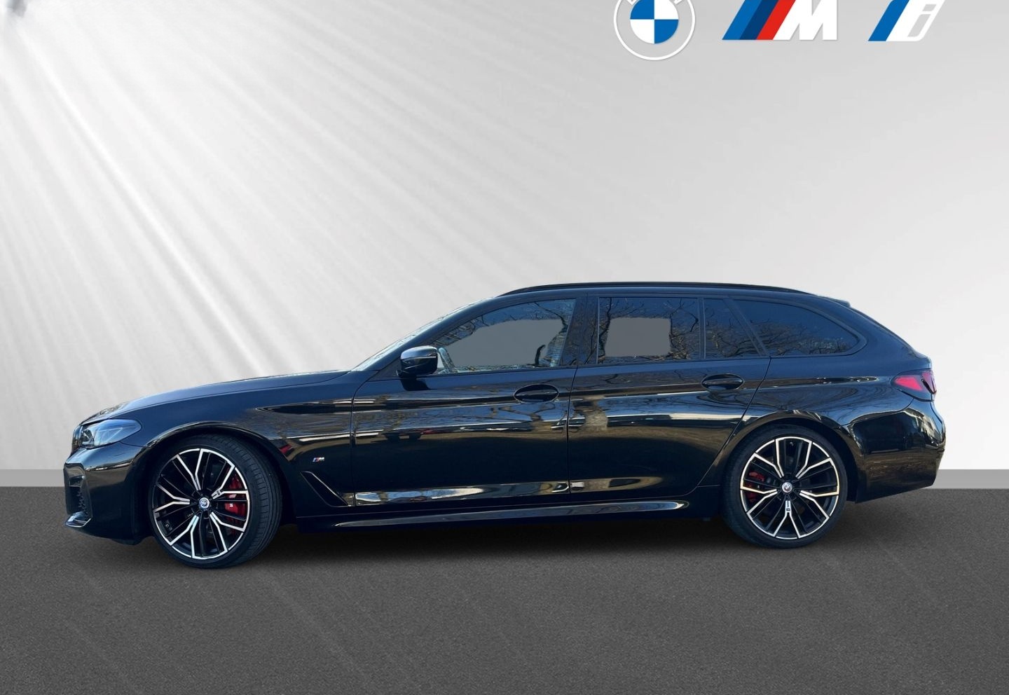 BMW 530 M Sport xDrive touring/AHK/Panodach/Nav/Lede foto 2