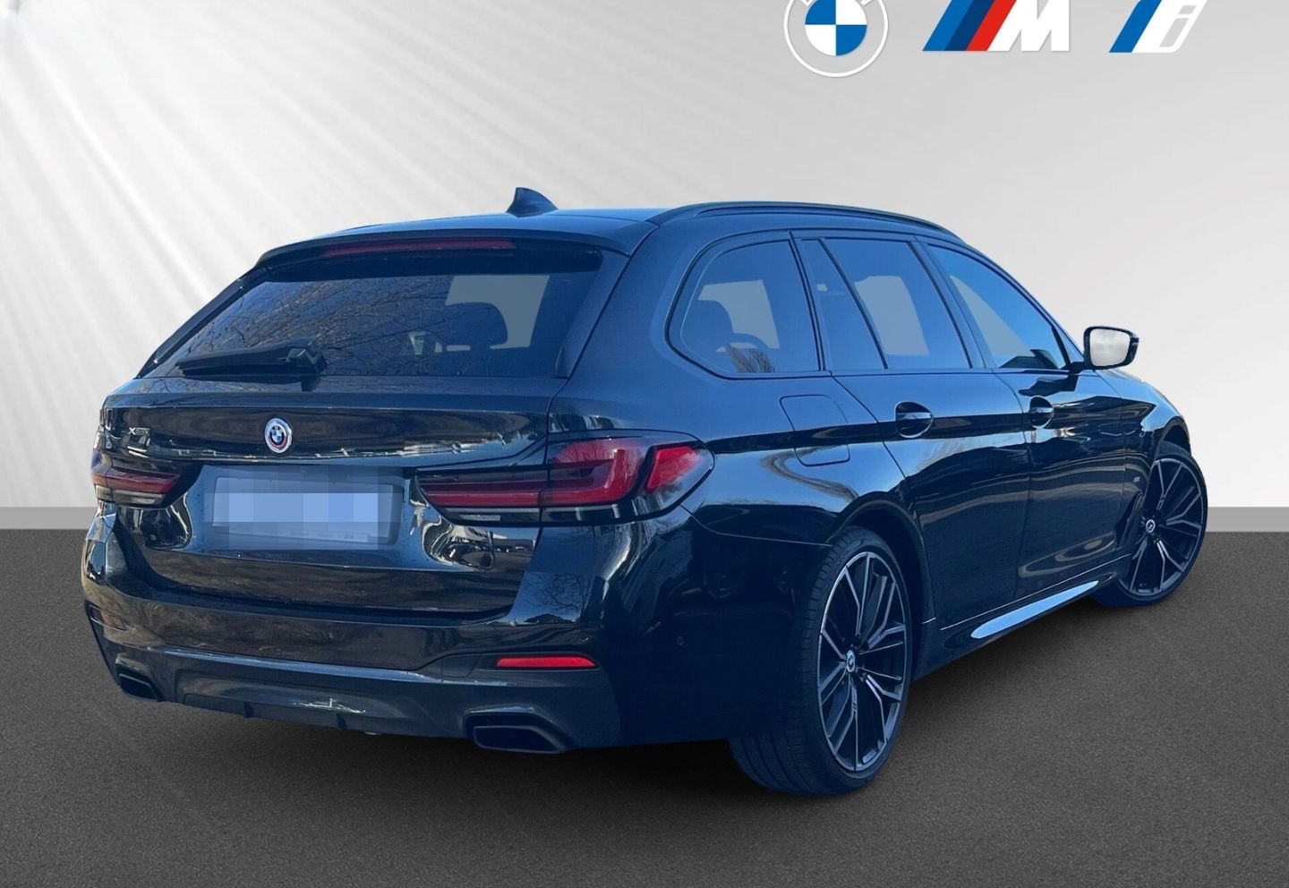 BMW 530 M Sport xDrive touring/AHK/Panodach/Nav/Lede foto 3