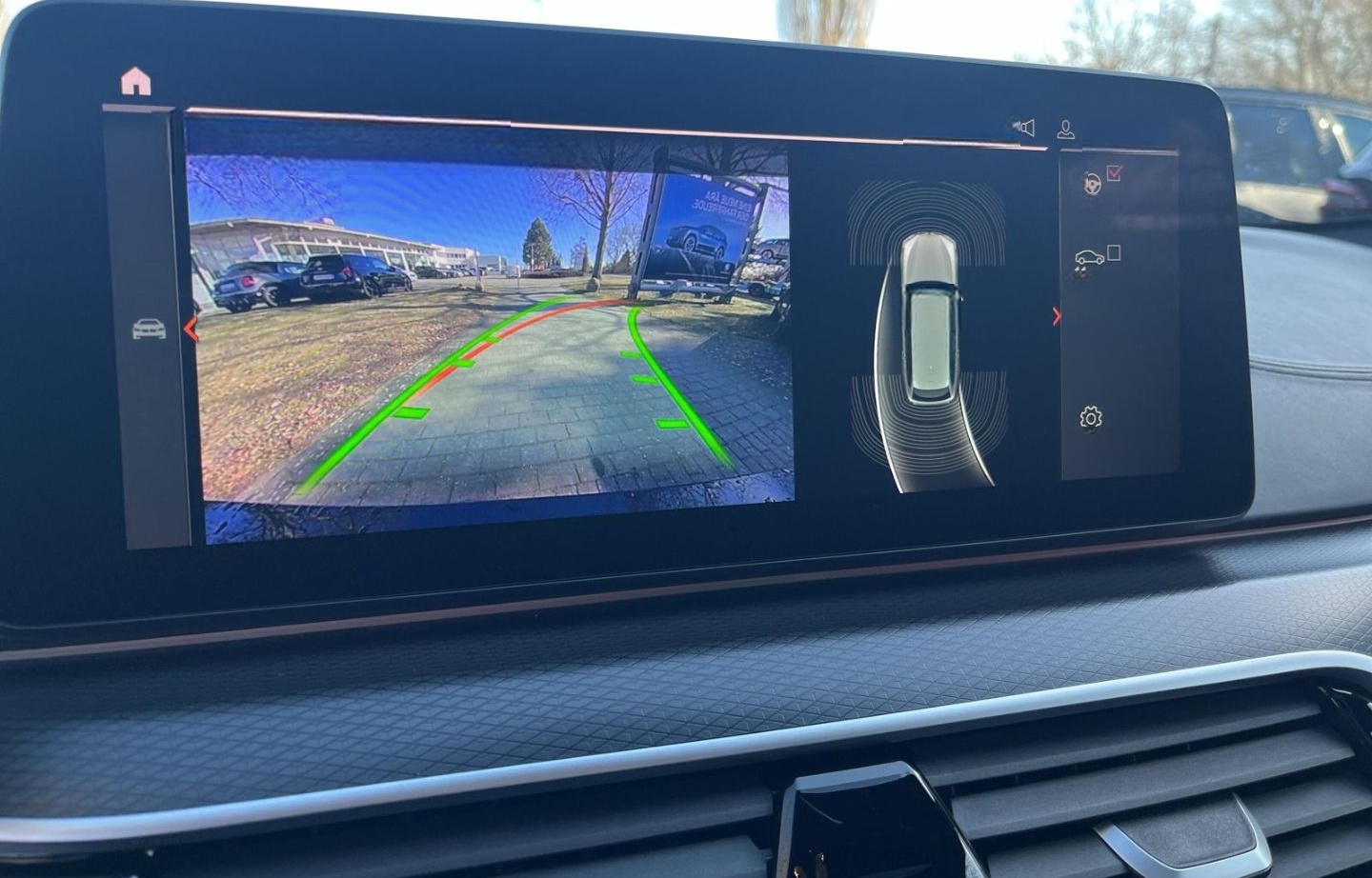 BMW 530 M Sport xDrive touring/AHK/Panodach/Nav/Lede foto 10