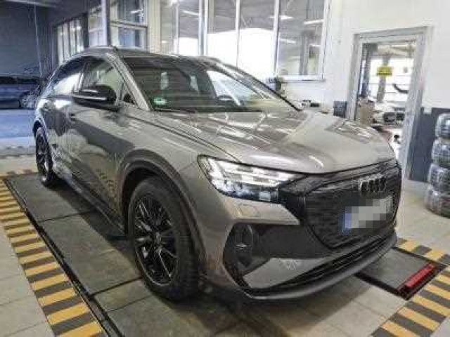Audi Q4 e-tron S line 45 quattro 82 kWh AHK MATRIX PA foto 3