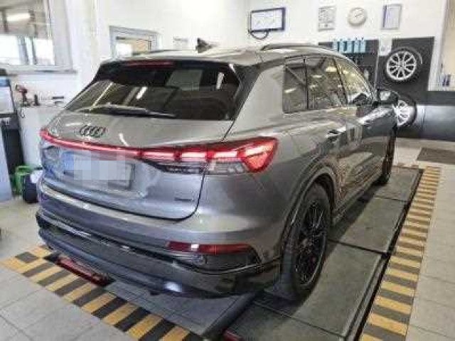 Audi Q4 e-tron S line 45 quattro 82 kWh AHK MATRIX PA foto 4