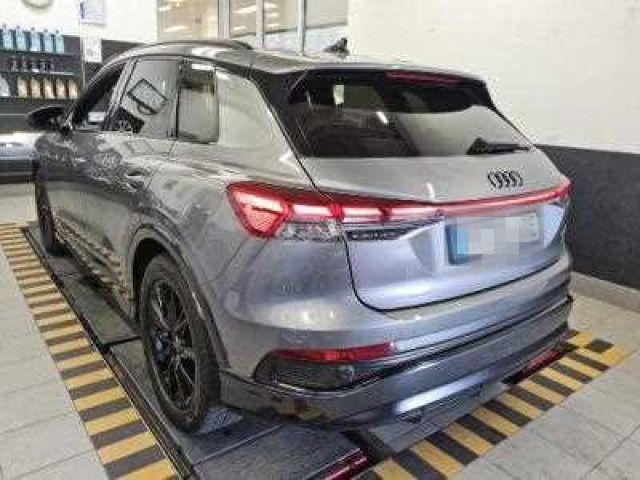 Audi Q4 e-tron S line 45 quattro 82 kWh AHK MATRIX PA foto 5