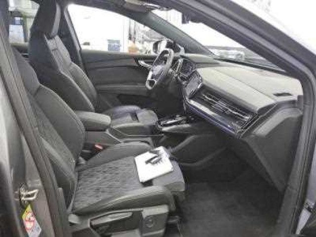 Audi Q4 e-tron S line 45 quattro 82 kWh AHK MATRIX PA foto 7