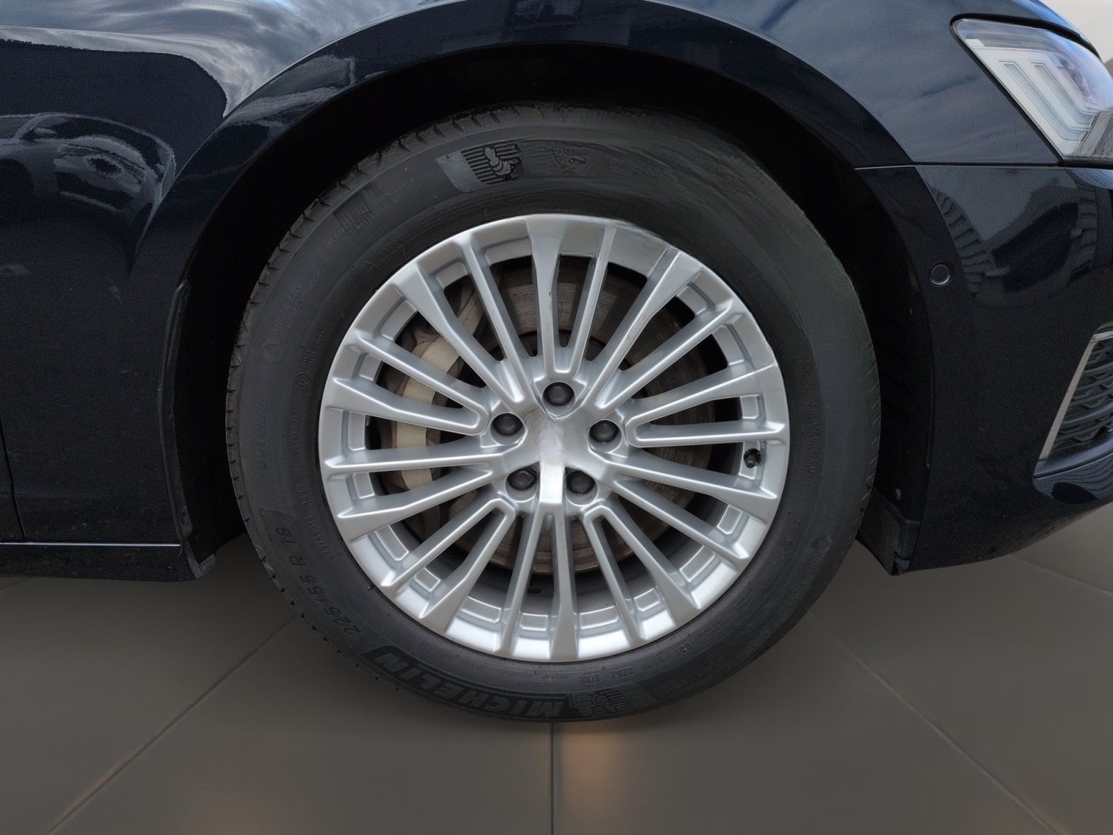 Audi A6 Limousine design 50 TFSI e quattro 220(299) k foto 7