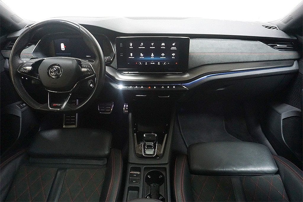 Skoda Octavia 2.0TDI DSG RS Virtual Pano AHK HUD DCC foto 12