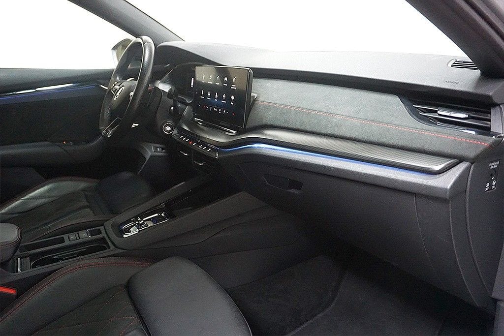 Skoda Octavia 2.0TDI DSG RS Virtual Pano AHK HUD DCC foto 13