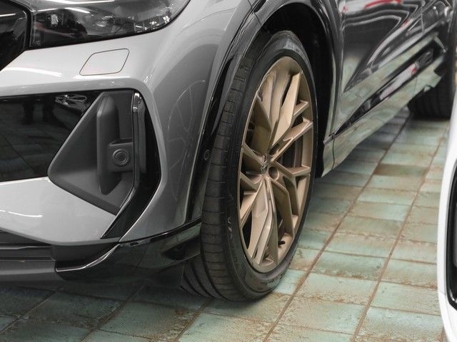 Audi Q4 50 e-tron quattro S line Edition One LM21 Mat foto 12