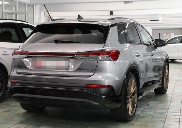 Audi Q4 50 e-tron quattro S line Edition One LM21 Mat foto 3