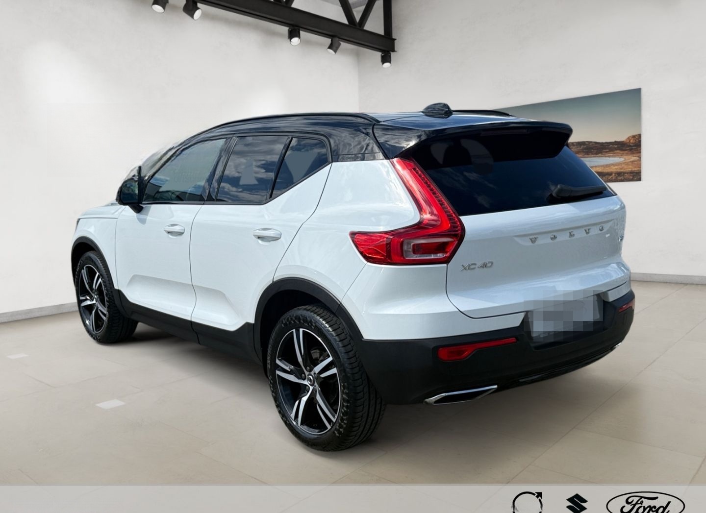 Volvo XC40 R Design 2WD AHK-klappbar Navi Leder Digita foto 4