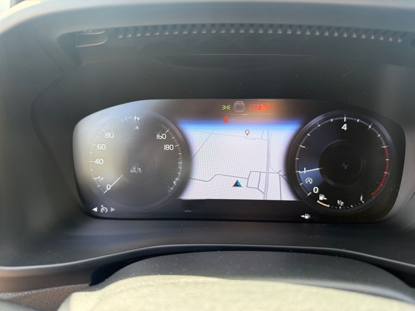 Volvo XC40 R Design 2WD AHK-klappbar Navi Leder Digita foto 10