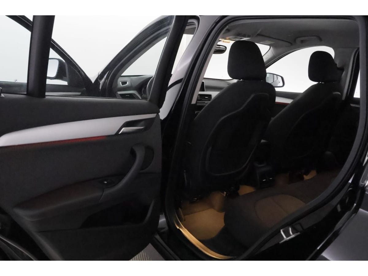 BMW X1 18i Advantage LED NAVI CARPLAY TEMPO KLIMA foto 10