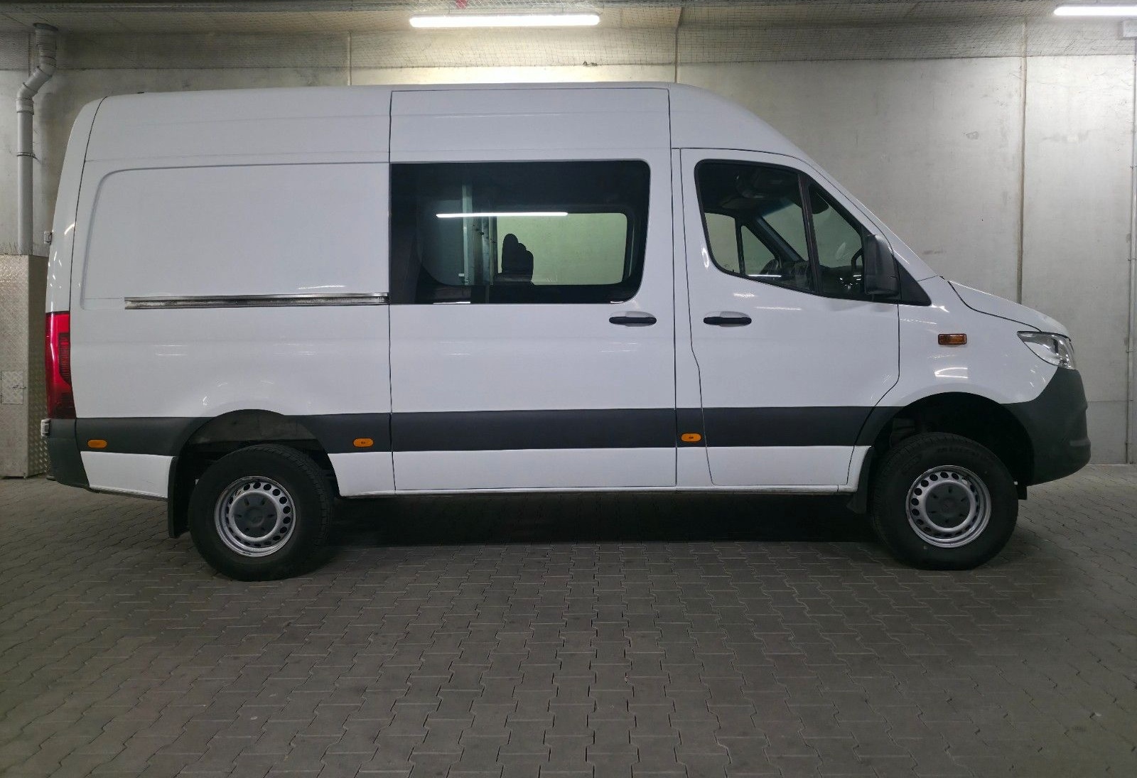 Mercedes-Benz Sprinter 314 4x4 DoKa 6 Sitze AHK Regale foto 6