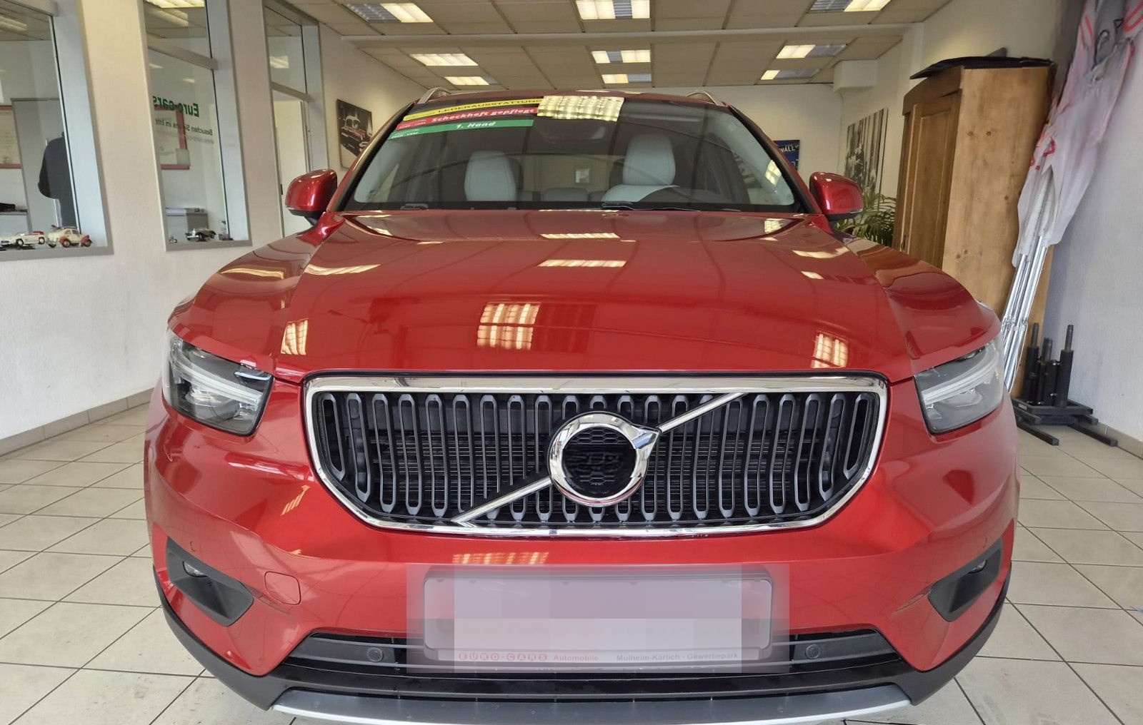 Volvo XC 40Momentum AWD / H&K Sound / 1. Hand / S-HEFT foto 2