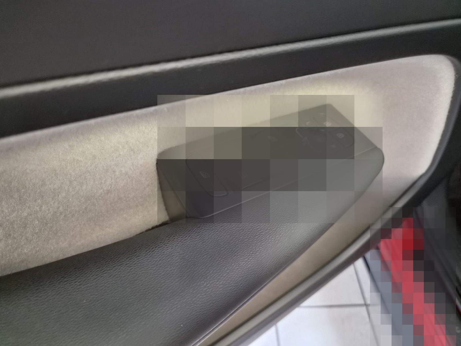 Volvo XC 40Momentum AWD / H&K Sound / 1. Hand / S-HEFT foto 14