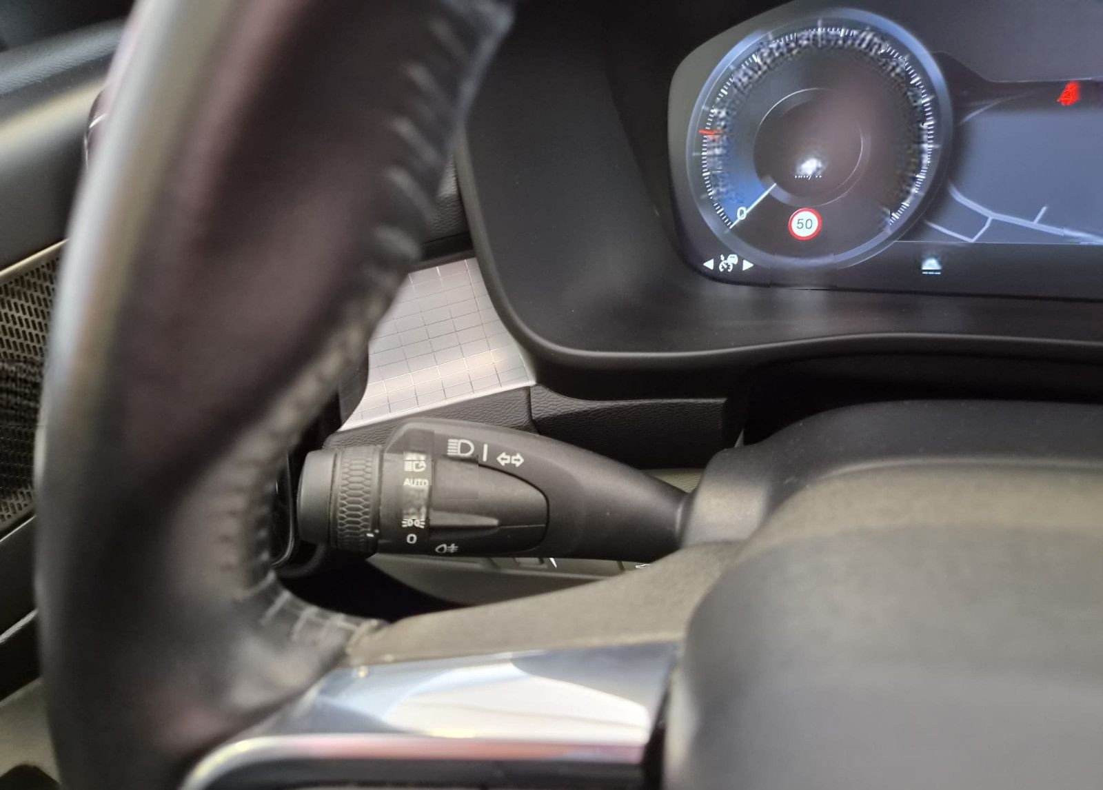 Volvo XC 40Momentum AWD / H&K Sound / 1. Hand / S-HEFT foto 19