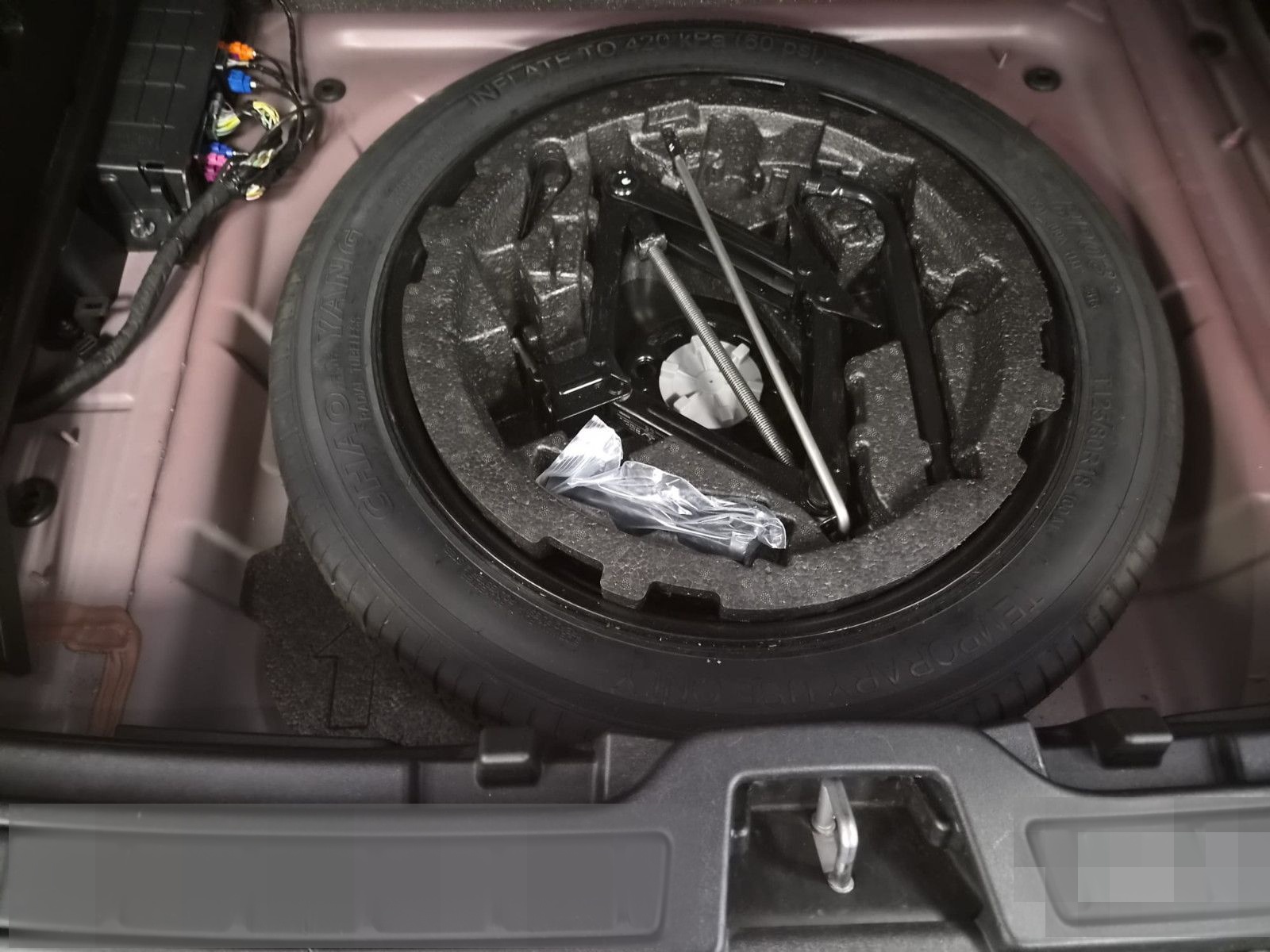 Volvo XC 40Momentum AWD / H&K Sound / 1. Hand / S-HEFT foto 7