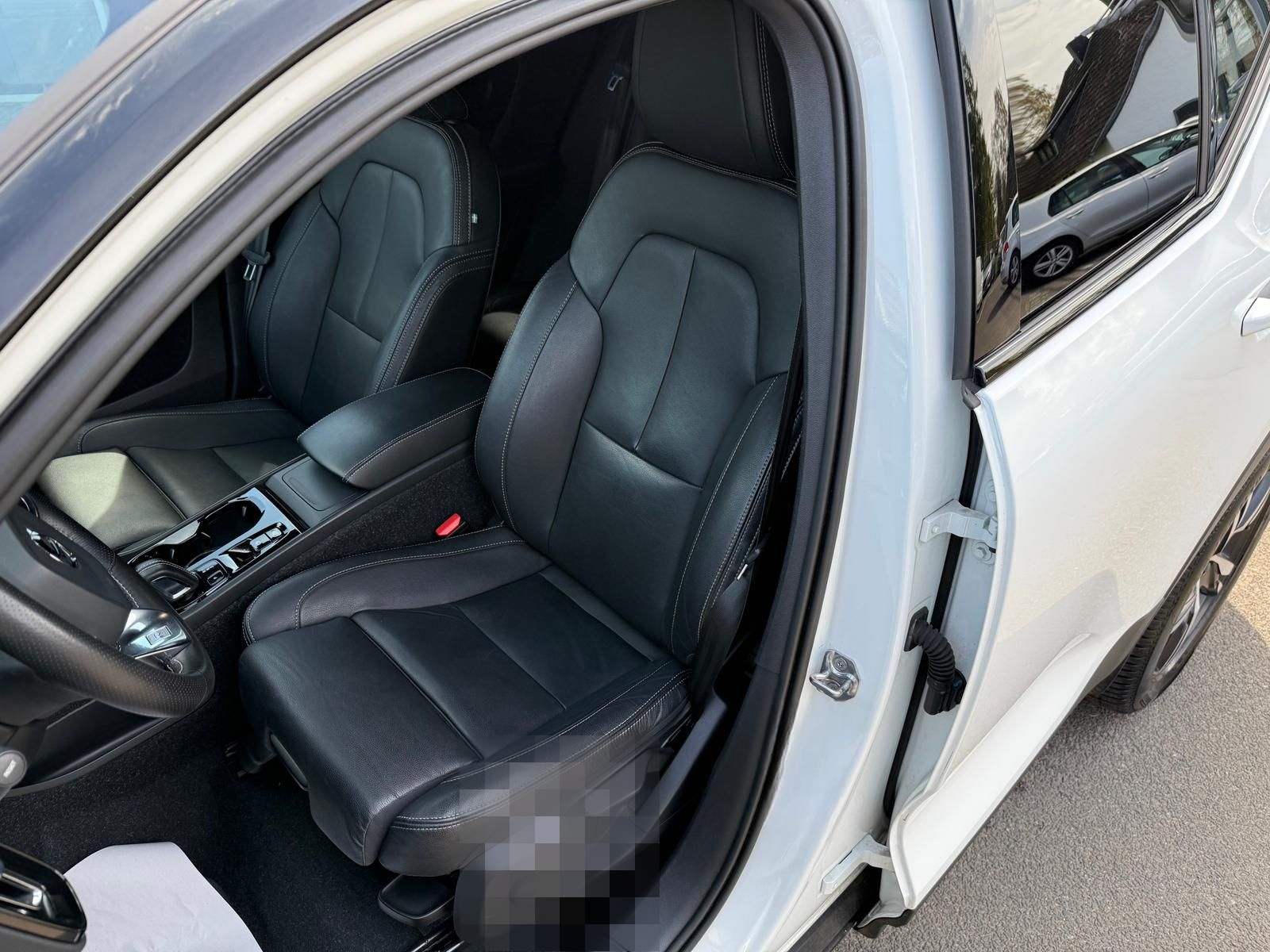 Volvo XC40 1.5 KAT R Design 2WD*RFK*SHZ*Navi*SHA*LED foto 11