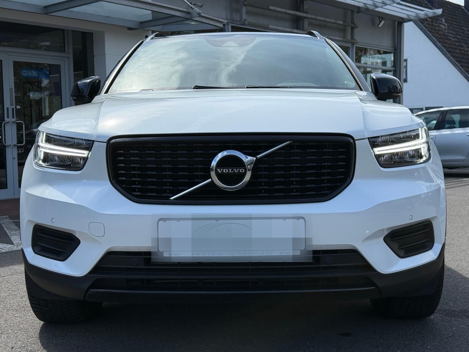 Volvo XC40 1.5 KAT R Design 2WD*RFK*SHZ*Navi*SHA*LED foto 3