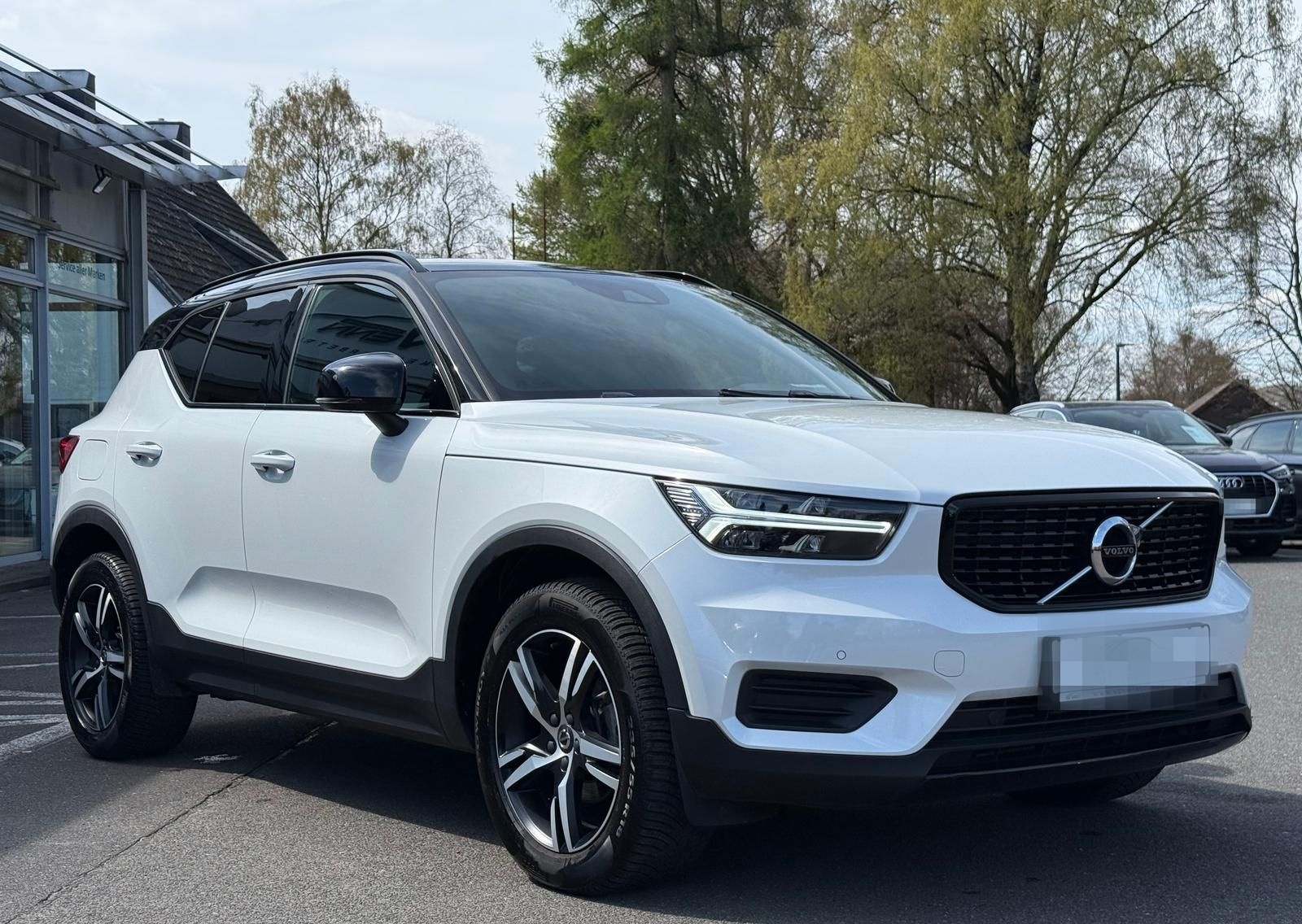 Volvo XC40 1.5 KAT R Design 2WD*RFK*SHZ*Navi*SHA*LED foto 4