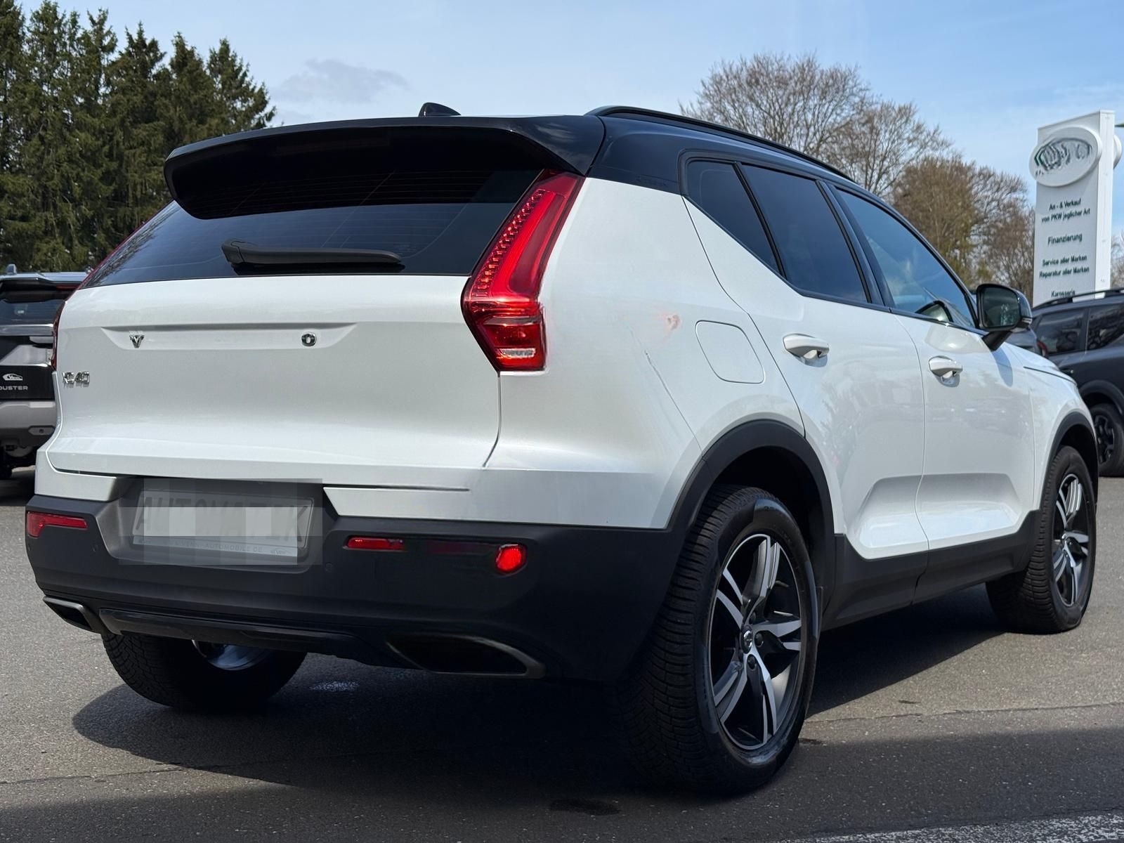 Volvo XC40 1.5 KAT R Design 2WD*RFK*SHZ*Navi*SHA*LED foto 5