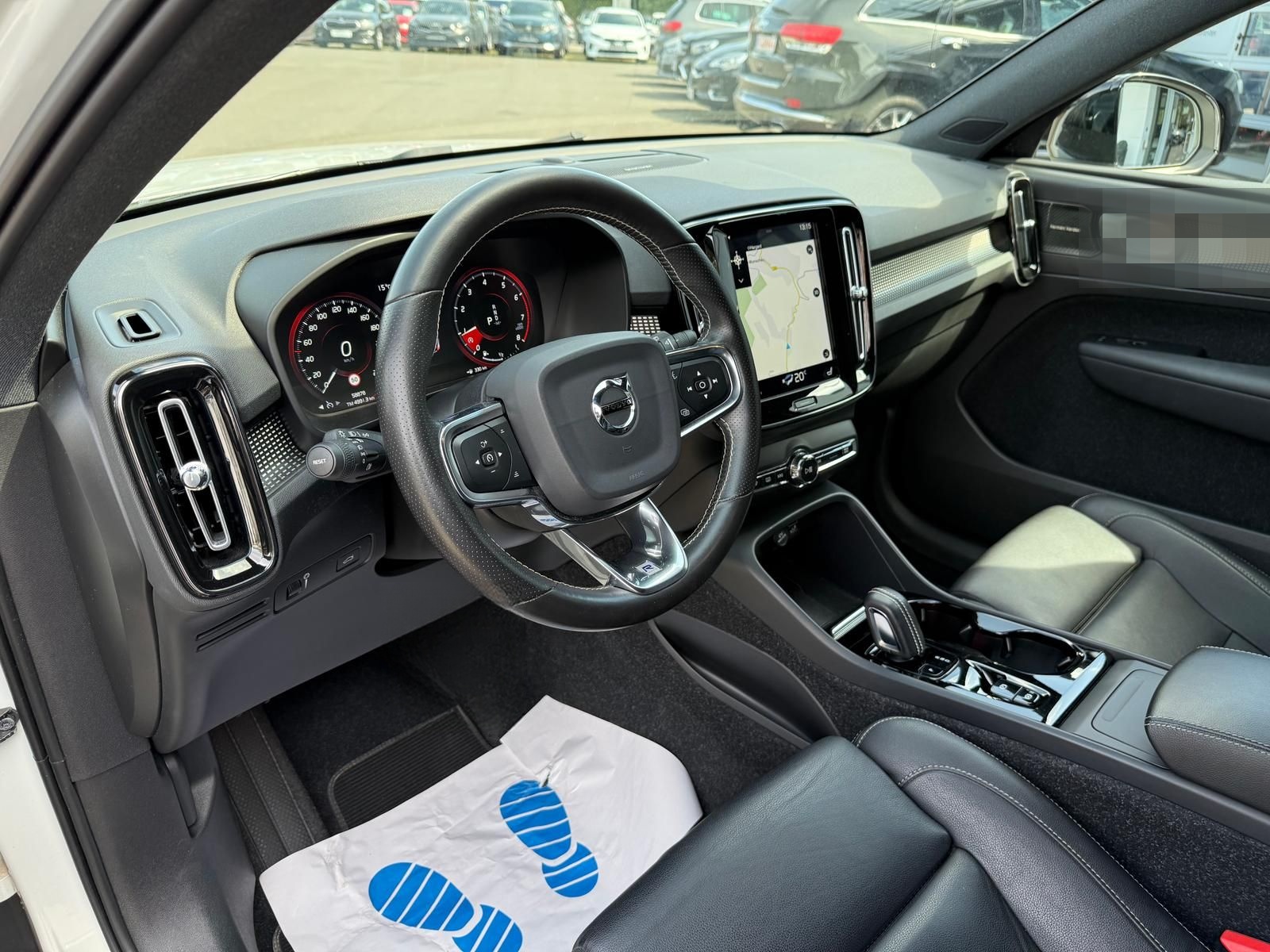 Volvo XC40 1.5 KAT R Design 2WD*RFK*SHZ*Navi*SHA*LED foto 10