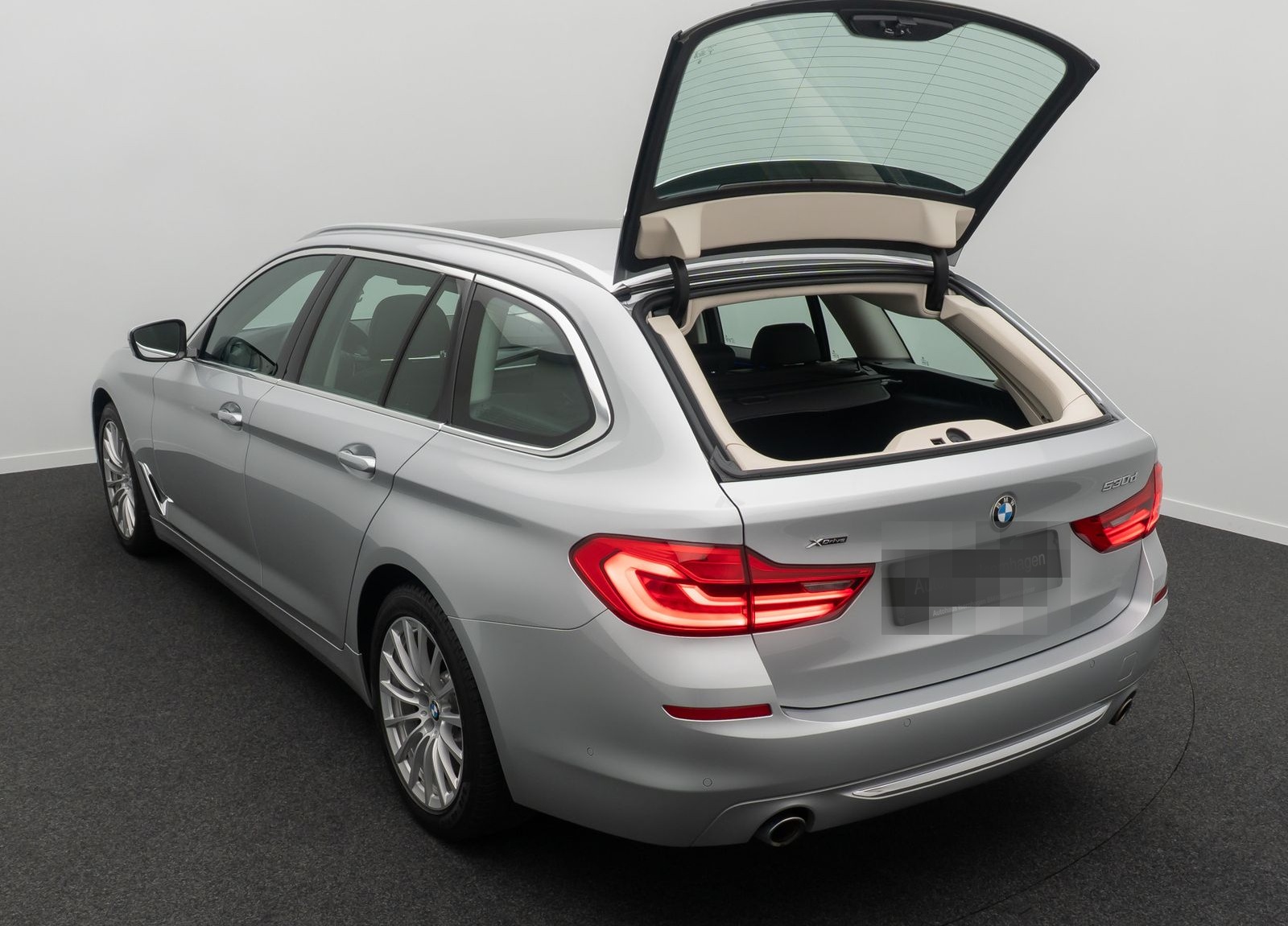 BMW 530d xD LuxuryLine Panoram 360°HUD HiFi DisplKey foto 13