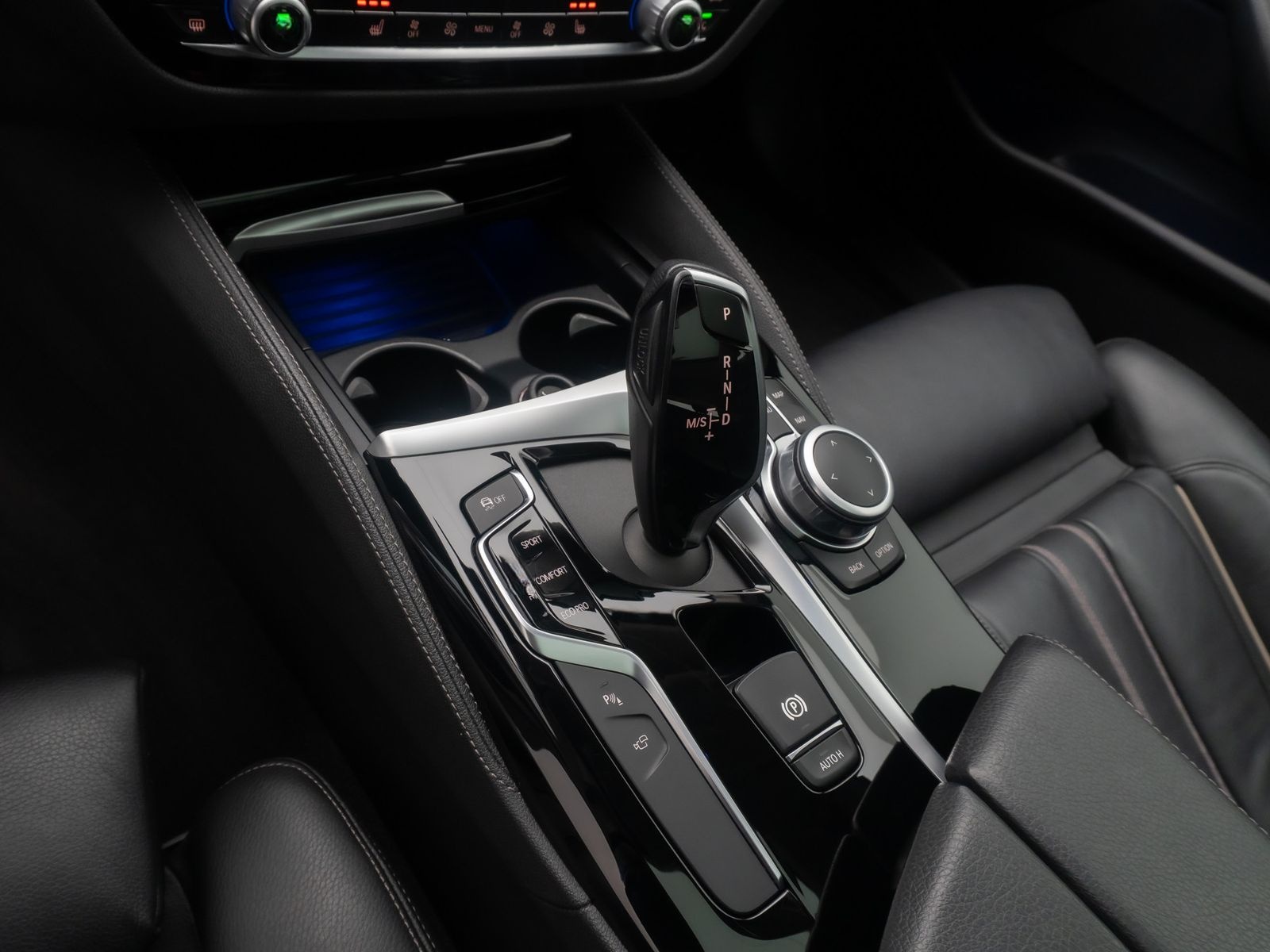 BMW 530d xD LuxuryLine Panoram 360°HUD HiFi DisplKey foto 23