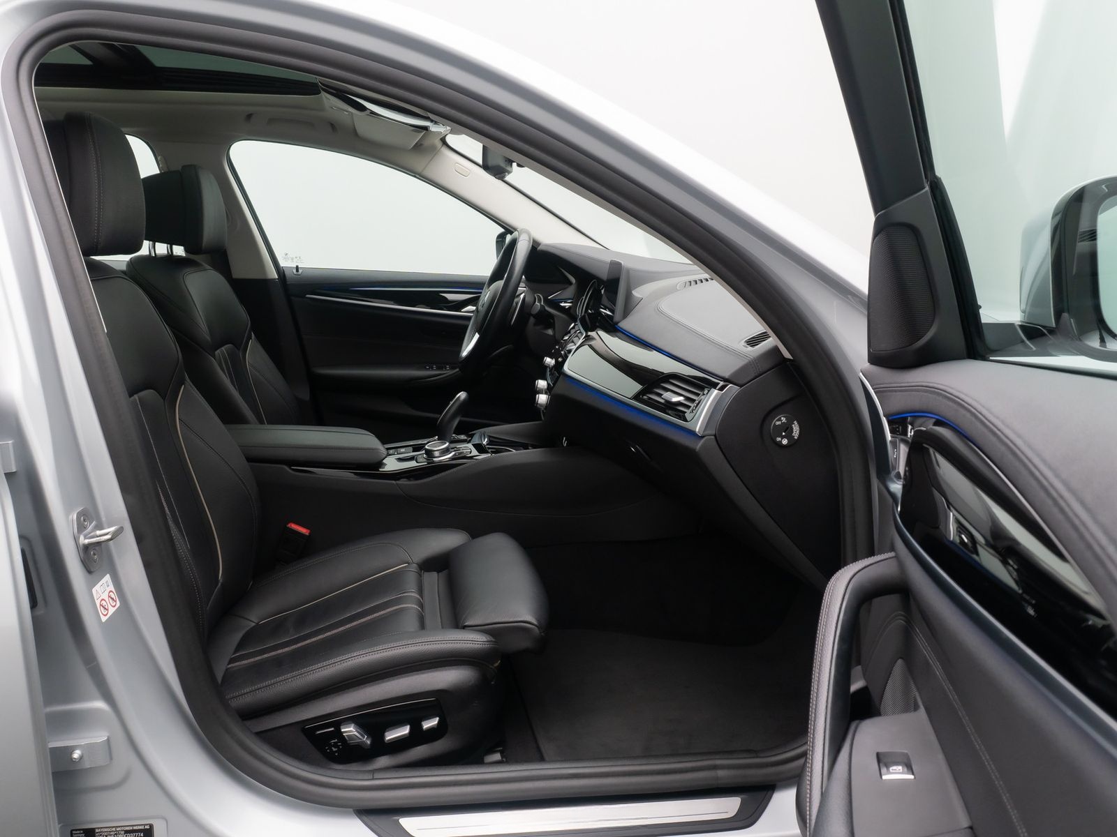 BMW 530d xD LuxuryLine Panoram 360°HUD HiFi DisplKey foto 25