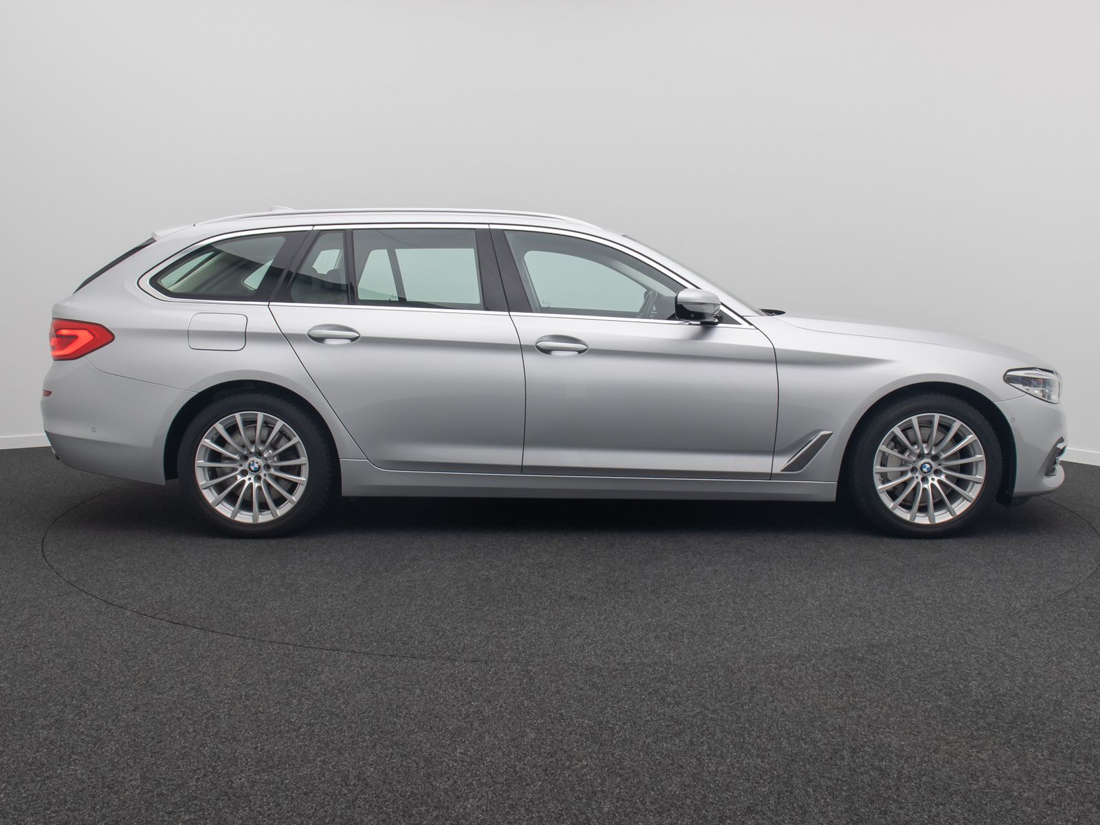 BMW 530d xD LuxuryLine Panoram 360°HUD HiFi DisplKey foto 5