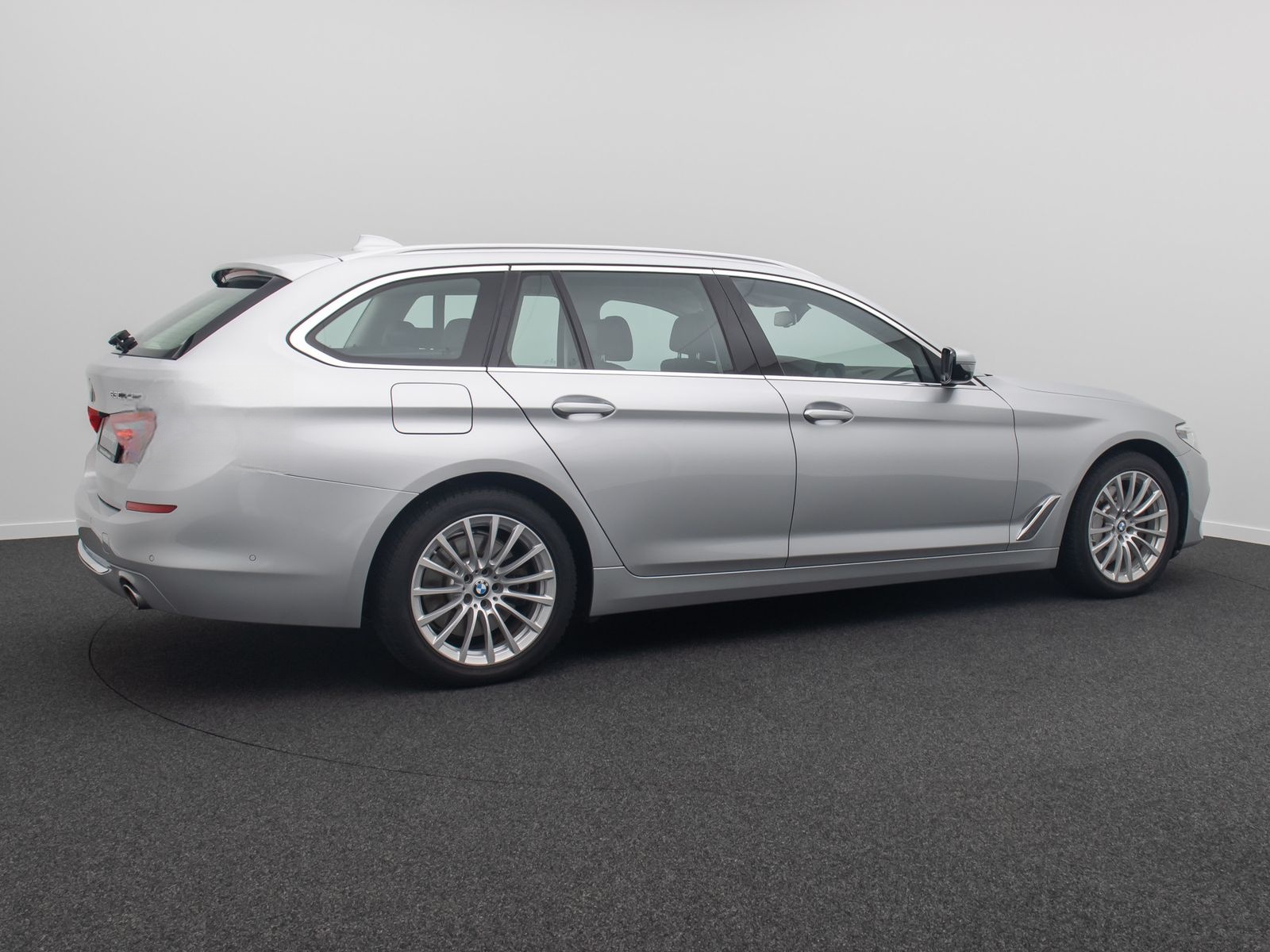 BMW 530d xD LuxuryLine Panoram 360°HUD HiFi DisplKey foto 6