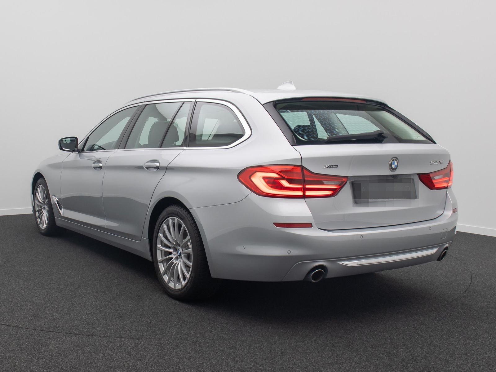 BMW 530d xD LuxuryLine Panoram 360°HUD HiFi DisplKey foto 9