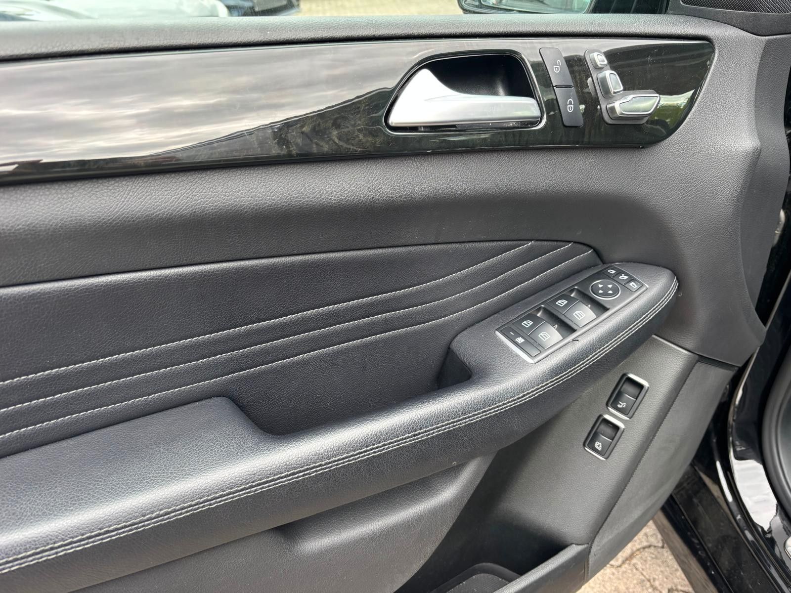 Mercedes-Benz GLE 350 3.0 d 4Matic AMG Line Pano LED foto 13
