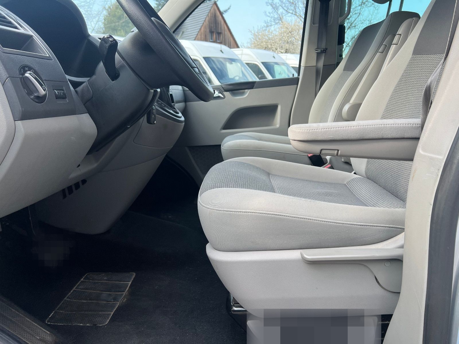 Volkswagen T5 Caravelle Comf. lang DSG 9 Sitzer AHK PDC Nav foto 13