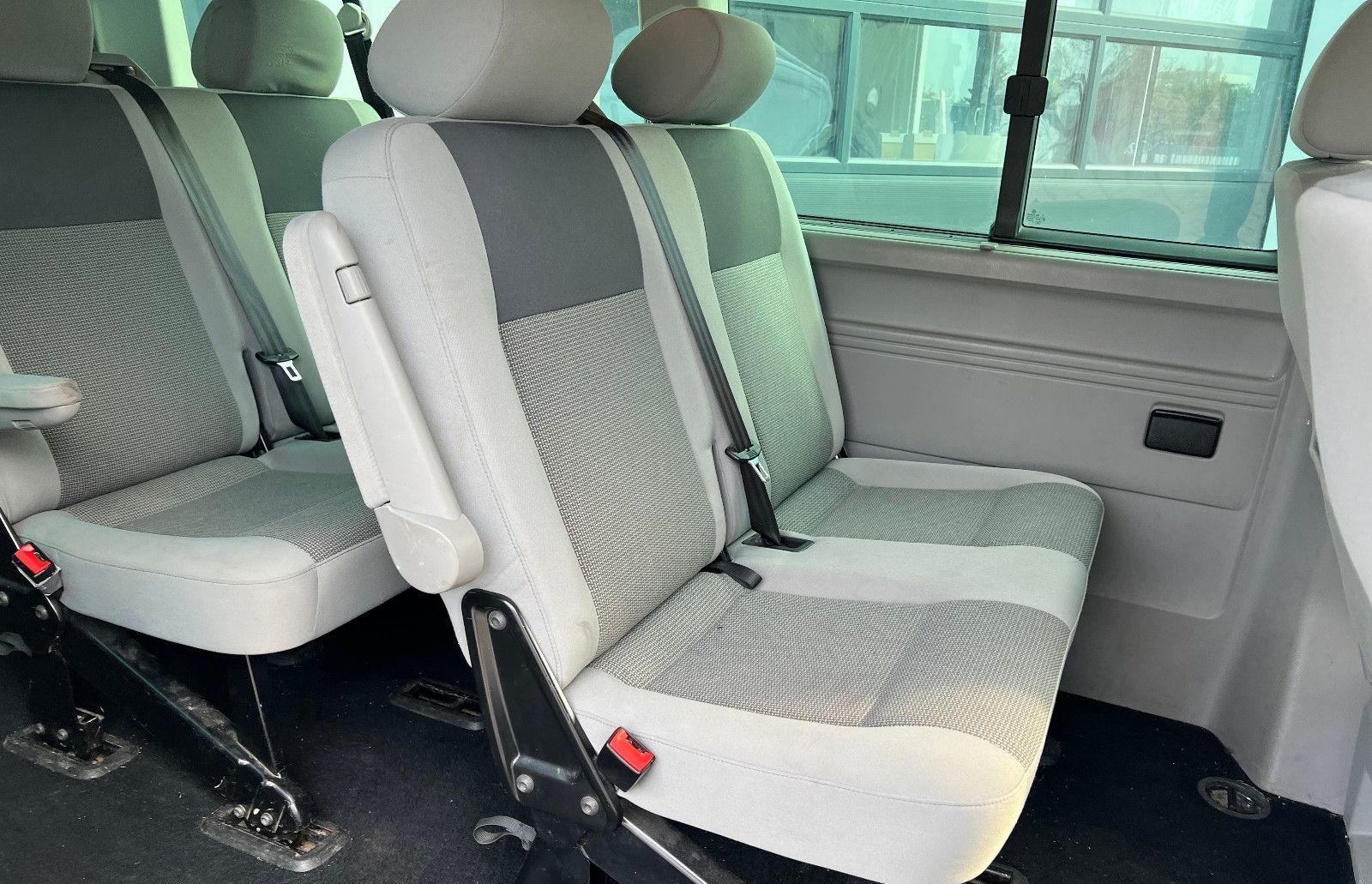 Volkswagen T5 Caravelle Comf. lang DSG 9 Sitzer AHK PDC Nav foto 16