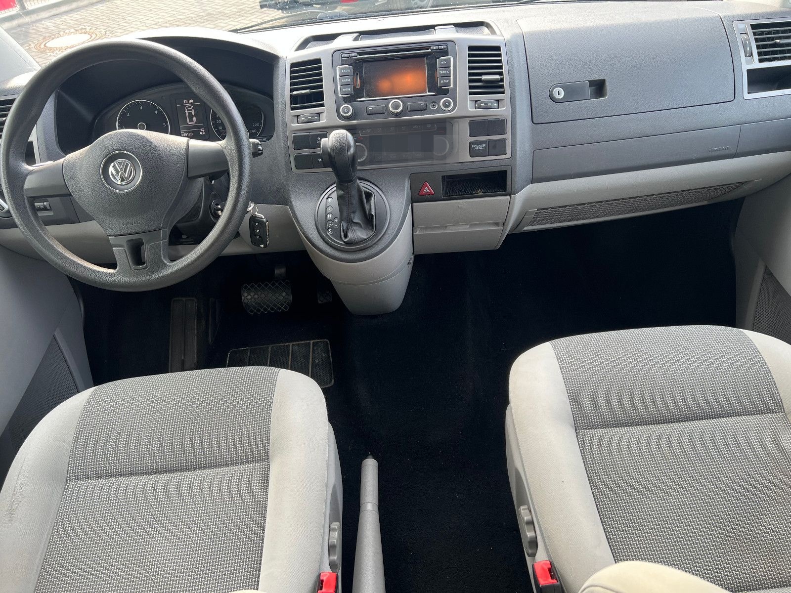 Volkswagen T5 Caravelle Comf. lang DSG 9 Sitzer AHK PDC Nav foto 19