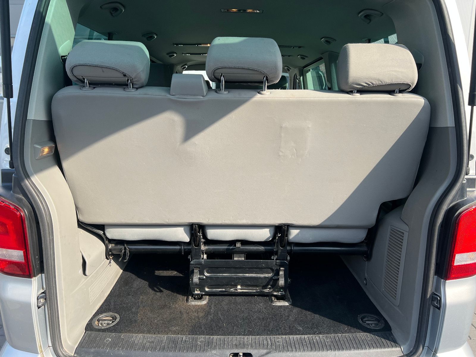 Volkswagen T5 Caravelle Comf. lang DSG 9 Sitzer AHK PDC Nav foto 21