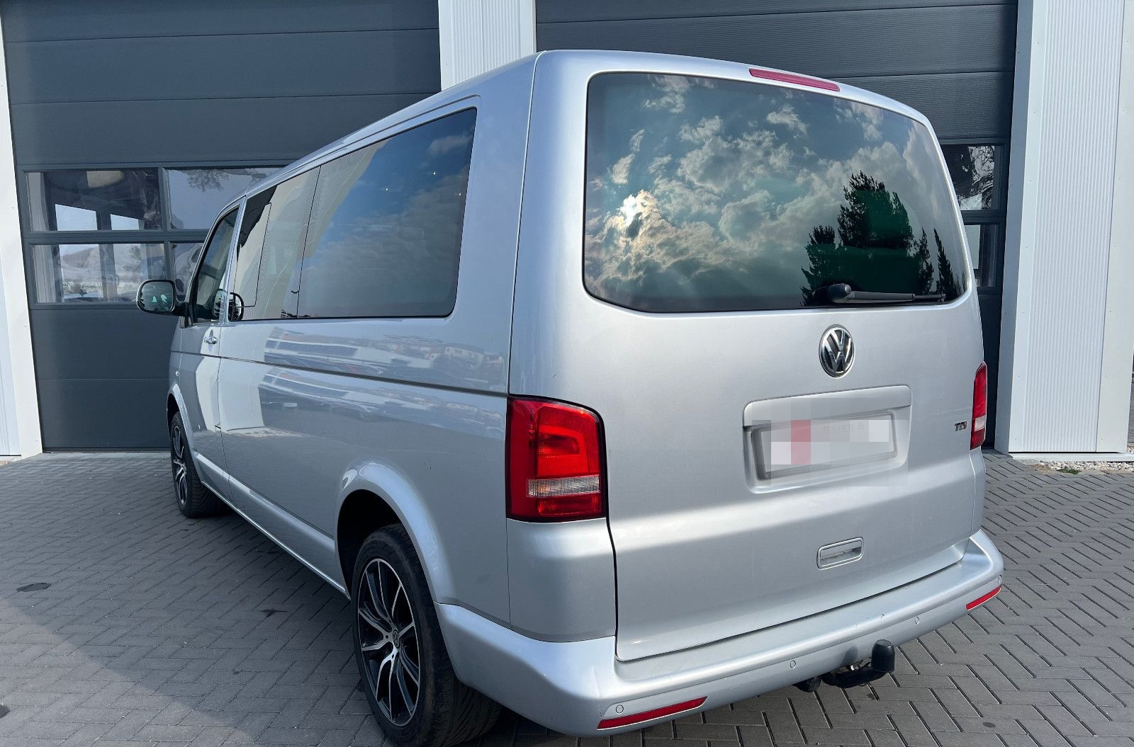 Volkswagen T5 Caravelle Comf. lang DSG 9 Sitzer AHK PDC Nav foto 8