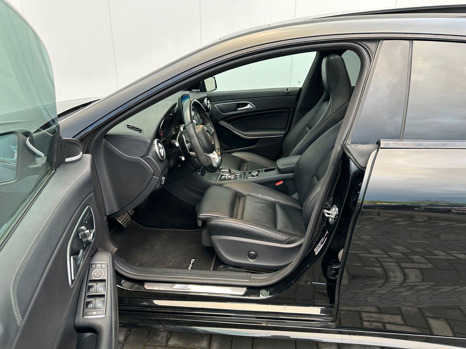 Mercedes-Benz CLA 45 AMG Shooting Brake LED PANO HK SPORT AGA foto 17