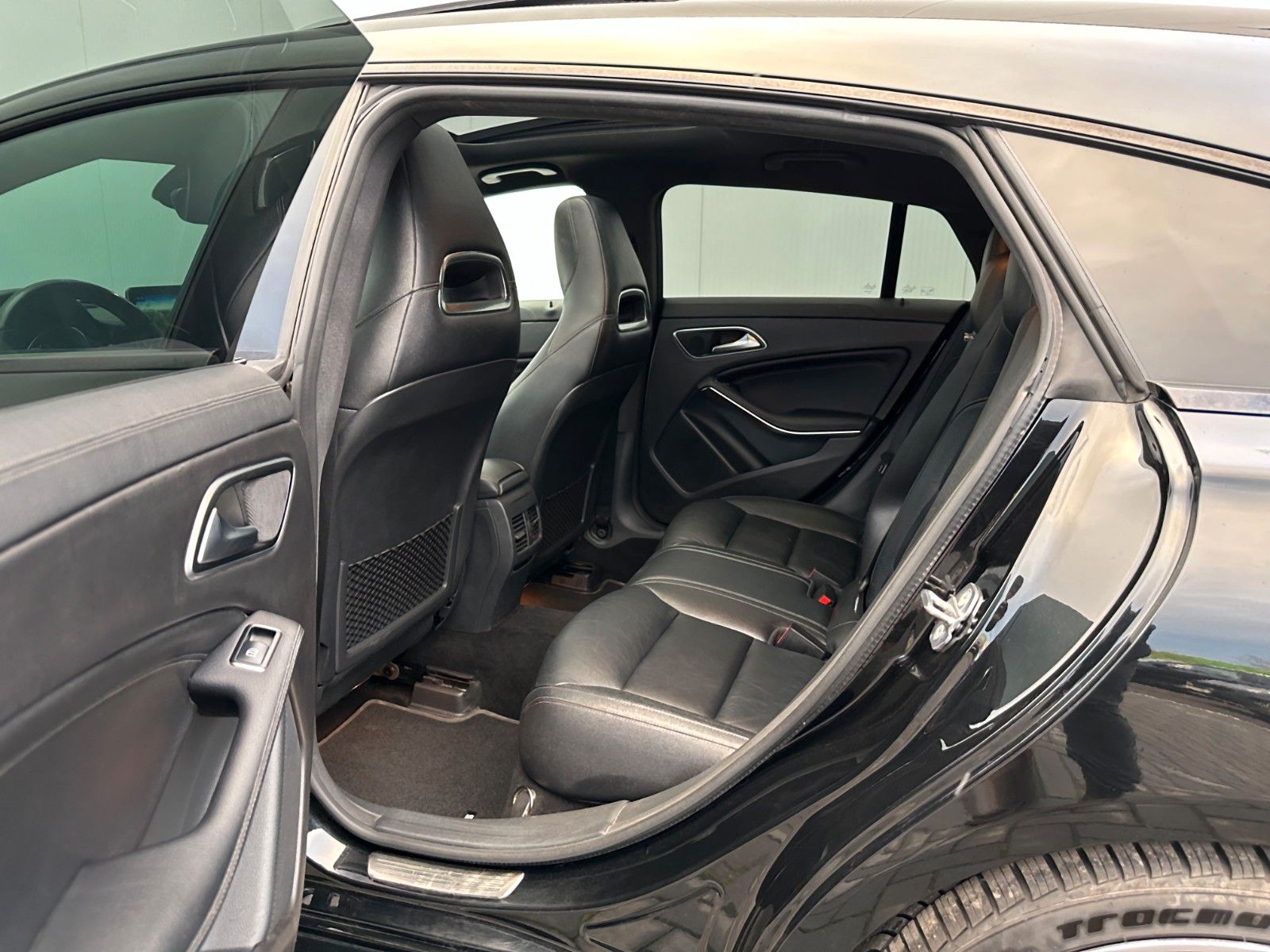 Mercedes-Benz CLA 45 AMG Shooting Brake LED PANO HK SPORT AGA foto 19