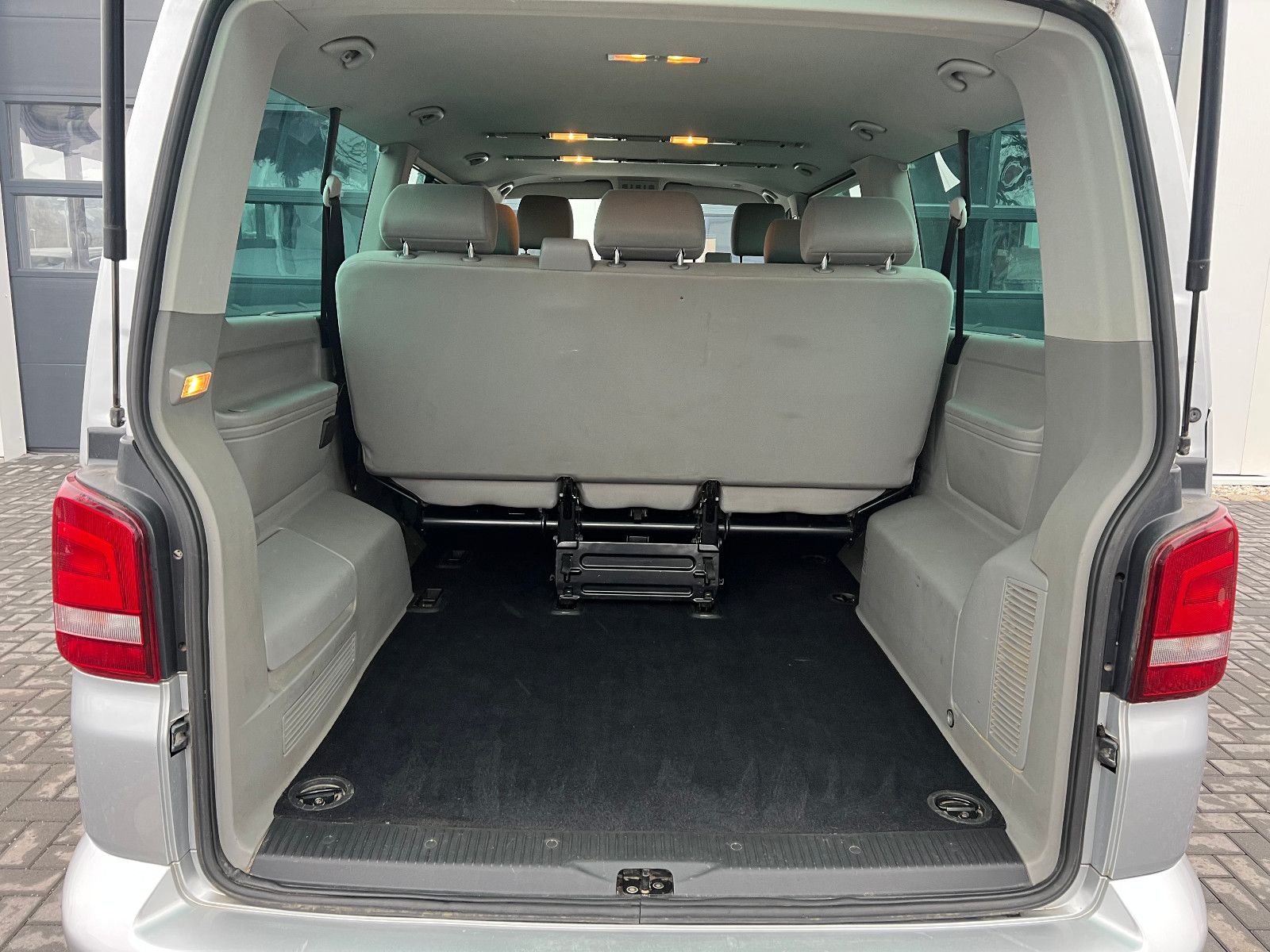 Volkswagen T5 Caravelle Comf. lang 9 Sitzer DSG PDC SH Temp foto 21