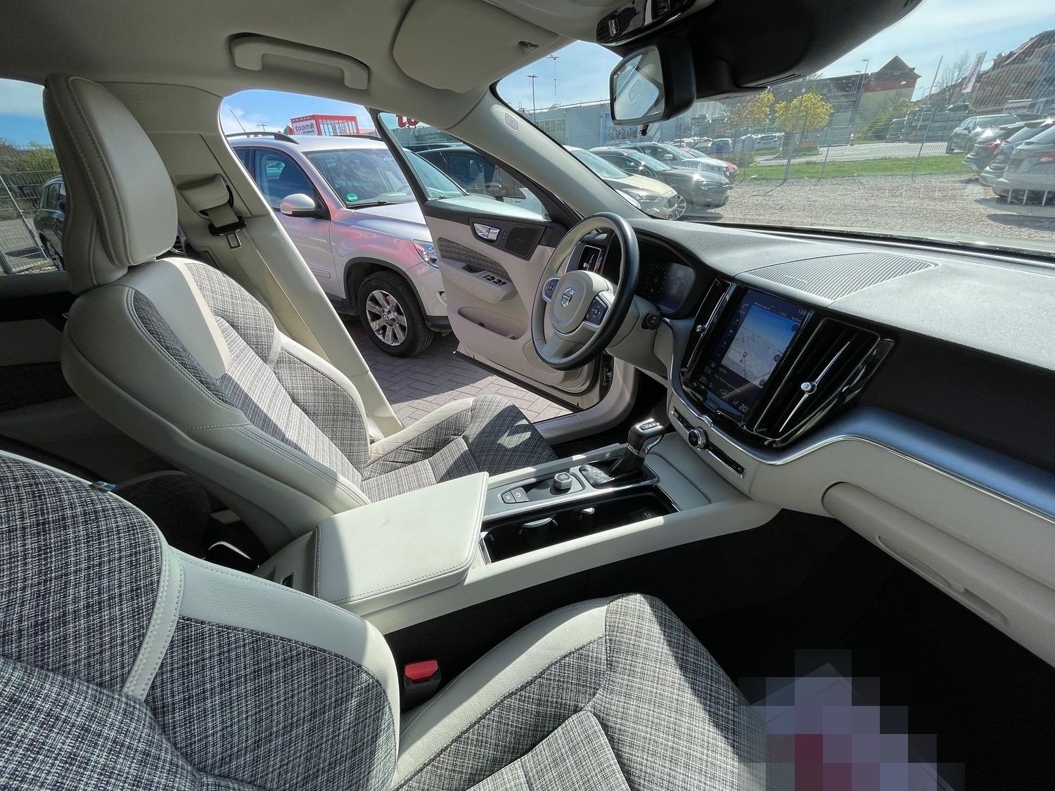 Volvo XC60 Momentum 2WD/TempomatLED/Bluetooth/Navi/Kam foto 12