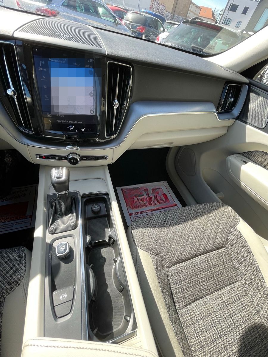 Volvo XC60 Momentum 2WD/TempomatLED/Bluetooth/Navi/Kam foto 15