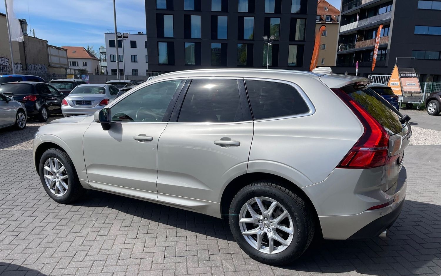 Volvo XC60 Momentum 2WD/TempomatLED/Bluetooth/Navi/Kam foto 6