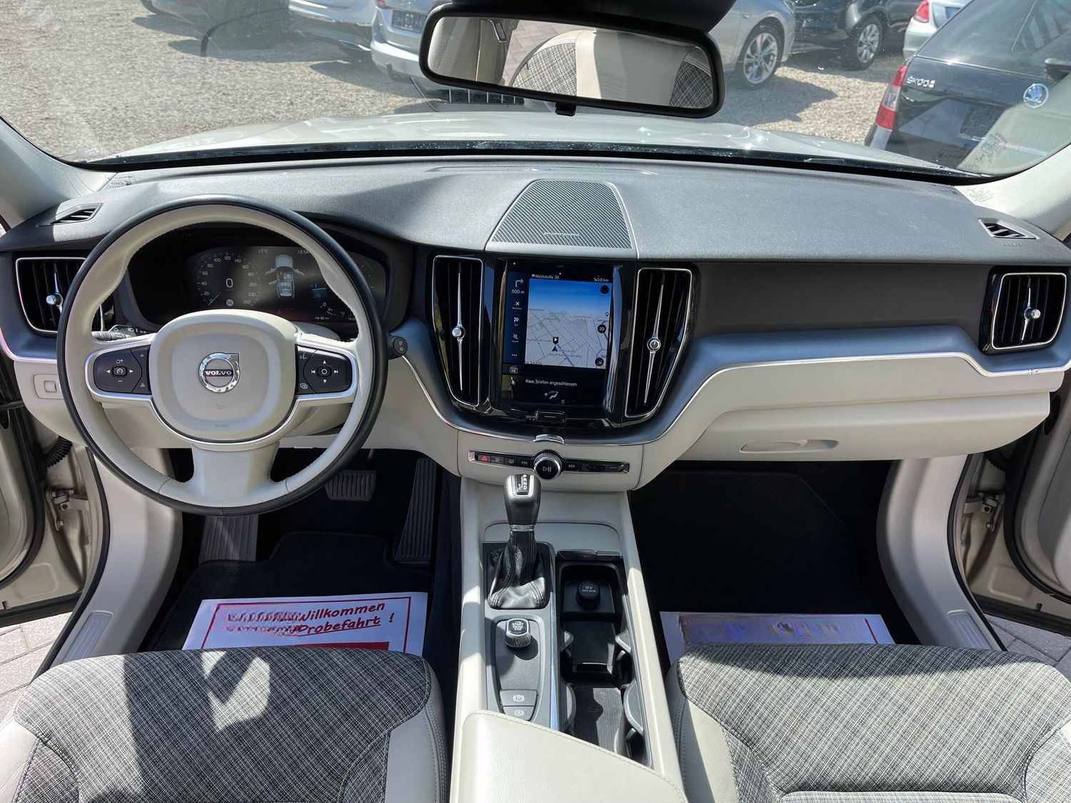 Volvo XC60 Momentum 2WD/TempomatLED/Bluetooth/Navi/Kam foto 10