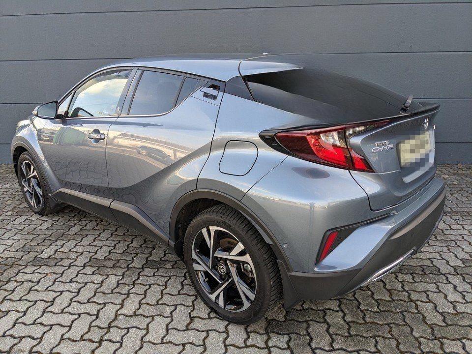 Toyota C-HR 2.0l Hybrid Team D Bi-LED Kamera foto 7